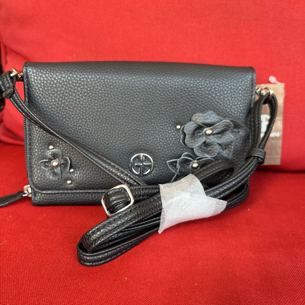 Giani bernini clutch and shoulder bag